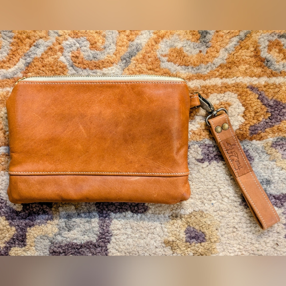 Free2Fly Ivey Wristlet Wallet All Leather Clutch in Cognac